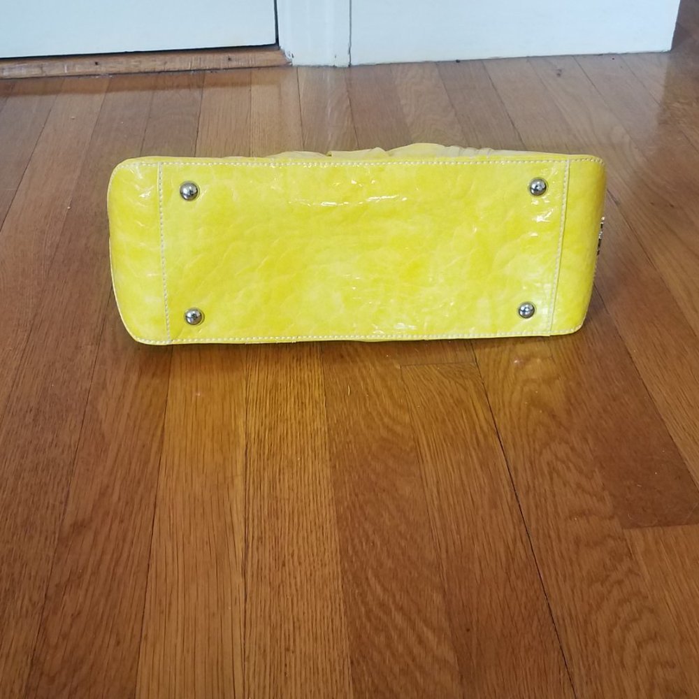 NWT MAXX New York Yellow Handle Purse - Picture 5 of 11